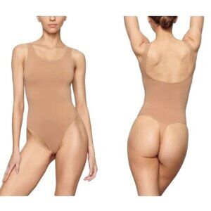 SKIMS Soft Smoothing Seamless Scoop Neck Bodysuit Sienna XL
